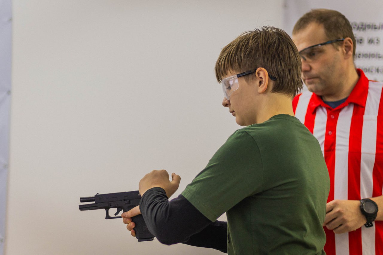 Накануне Дня сотрудника органов внутренних дел в Мурманском областном стрелково-спортивном клубе ДОСААФ (ул Накануне Дня сотрудника органов внутренних дел в Мурманском областном стрелково-спортивном клубе ДОСААФ (ул