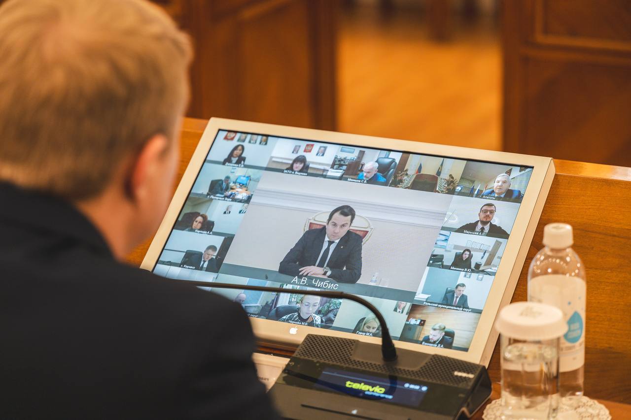 Безусловный приоритет: Андрей Чибис подчеркнул важность исполнения поручений по итогам выездов и встреч, а также обращений, с которыми приходят жители