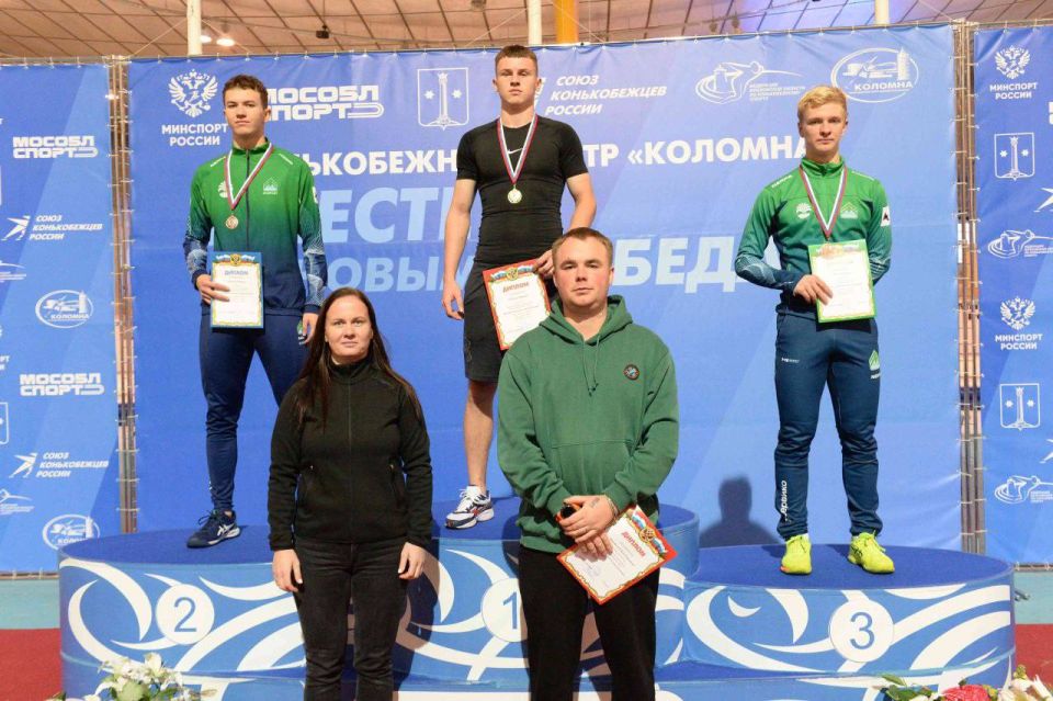 Мурманский конькобежец завоевал золото и серебро на всероссийских соревнованиях