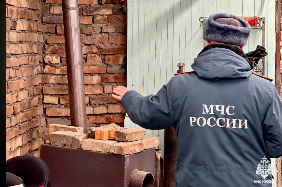 Греемся безопасно!. Похолодало дома? Так ведь не месяц май, не город Сочи! «В осенне-зимний период возрастает вероятность возгораний, вызванных неправильной эксплуатацией отопительного оборудования и обогревателей....