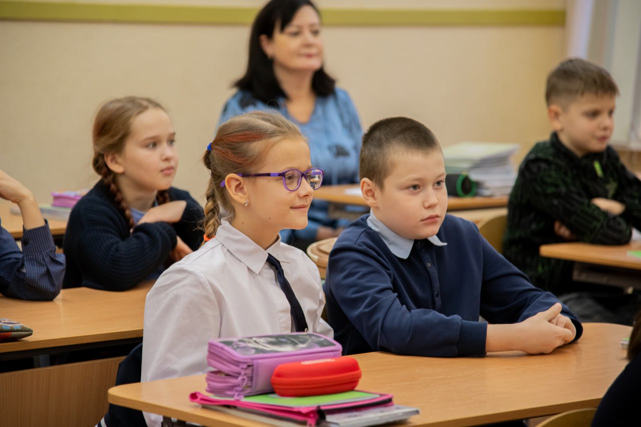 Расширить знания учащихся о героях Великой Отечественной войны и пробудить в них чувство гордости к прошлому своей Родины смогли педагоги гимназии № 1 (ул Расширить знания учащихся о героях Великой Отечественной войны и пробудить в них чувство гордости к прошлому своей Родины смогли педагоги гимназии № 1 (ул