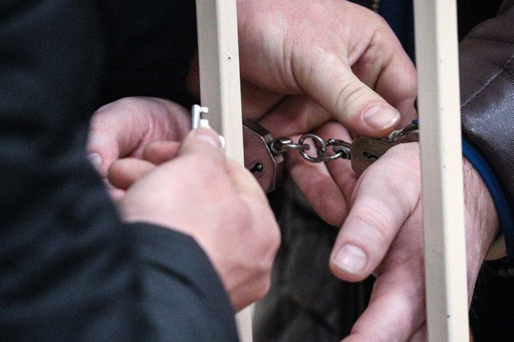 Житель Белого Моря, пытавшийся убить экс-супругу, заключён под стражу