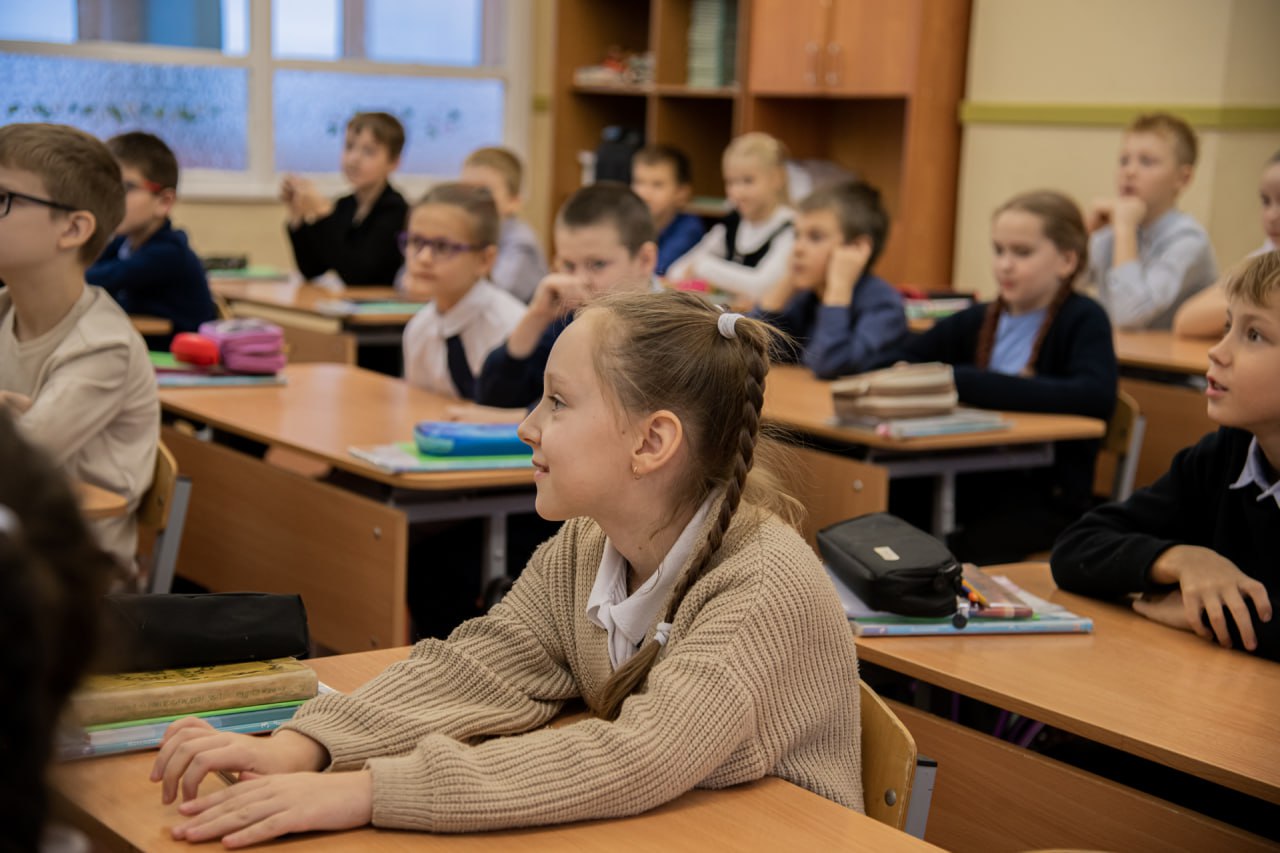 Расширить знания учащихся о героях Великой Отечественной войны и пробудить в них чувство гордости к прошлому своей Родины смогли педагоги гимназии № 1 (ул Расширить знания учащихся о героях Великой Отечественной войны и пробудить в них чувство гордости к прошлому своей Родины смогли педагоги гимназии № 1 (ул