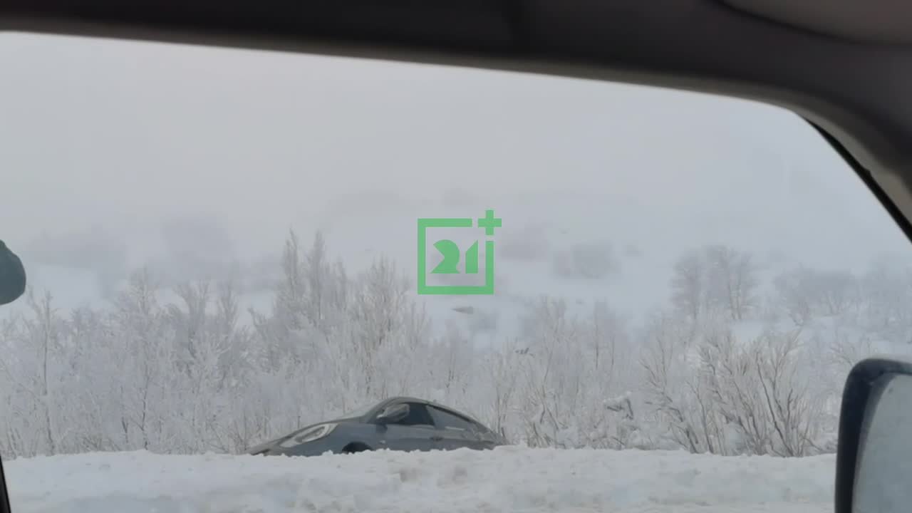 Автомобиль улетел в кювет по дороге в Печенгу