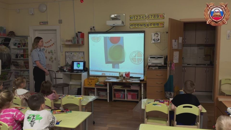 В рамках профилактического мероприятия «Ребенок - главный пассажир» инспектор по пропаганде безопасности дорожного движения отдела Госавтоинспекции УМВД России по г. Мурманску лейтенант полиции Борисова Елена посетила...