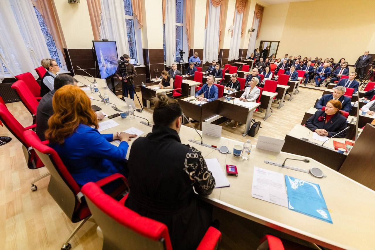 Совет депутатов города Мурманска единогласно избрал Ивана Лебедева на пост главы города Совет депутатов города Мурманска единогласно избрал Ивана Лебедева на пост главы города