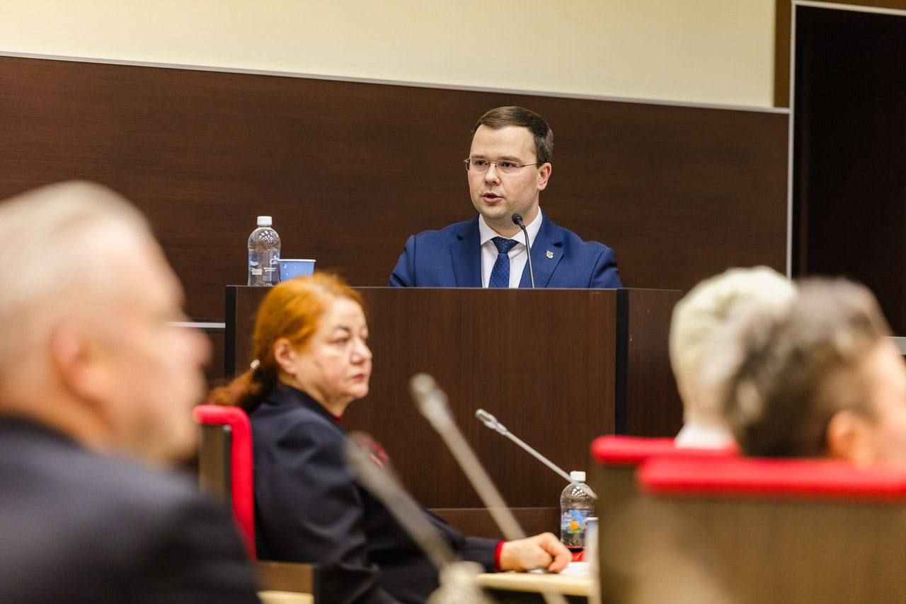 Совет депутатов города Мурманска единогласно избрал Ивана Лебедева на пост главы города