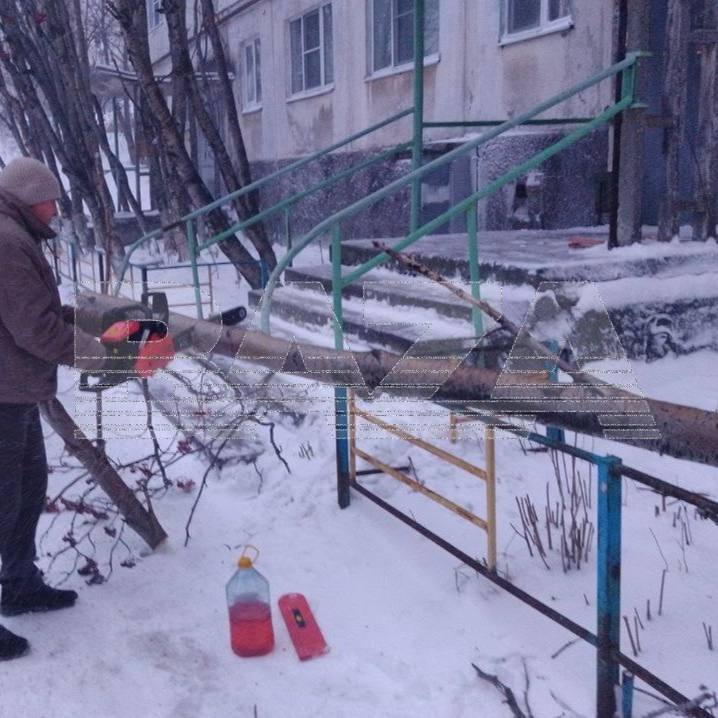 Мурманск парализовало из-за мощной метели с грозой: около 16 рейсов задержаны, на нескольких федеральных участках трасс перекрыто движение Мурманск парализовало из-за мощной метели с грозой: около 16 рейсов задержаны, на нескольких федеральных участках трасс перекрыто движение