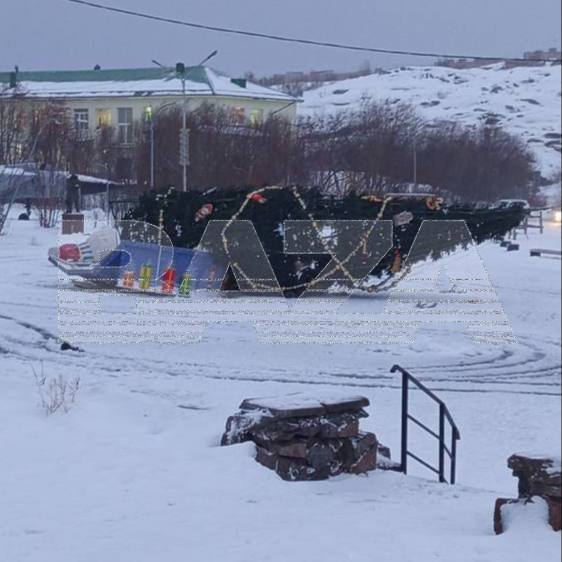 Мурманск парализовало из-за мощной метели с грозой: около 16 рейсов задержаны, на нескольких федеральных участках трасс перекрыто движение Мурманск парализовало из-за мощной метели с грозой: около 16 рейсов задержаны, на нескольких федеральных участках трасс перекрыто движение