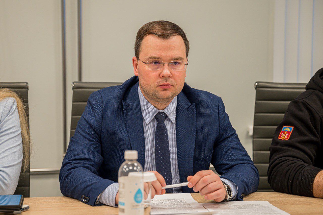 Глава города Мурманска Иван Лебедев принял участие в совещании с представителями региональных ведомств и жизнеобеспечивающих предприятий под председательством губернатора Мурманской области Андрея Чибиса Глава города Мурманска Иван Лебедев принял участие в совещании с представителями региональных ведомств и жизнеобеспечивающих предприятий под председательством губернатора Мурманской области Андрея Чибиса