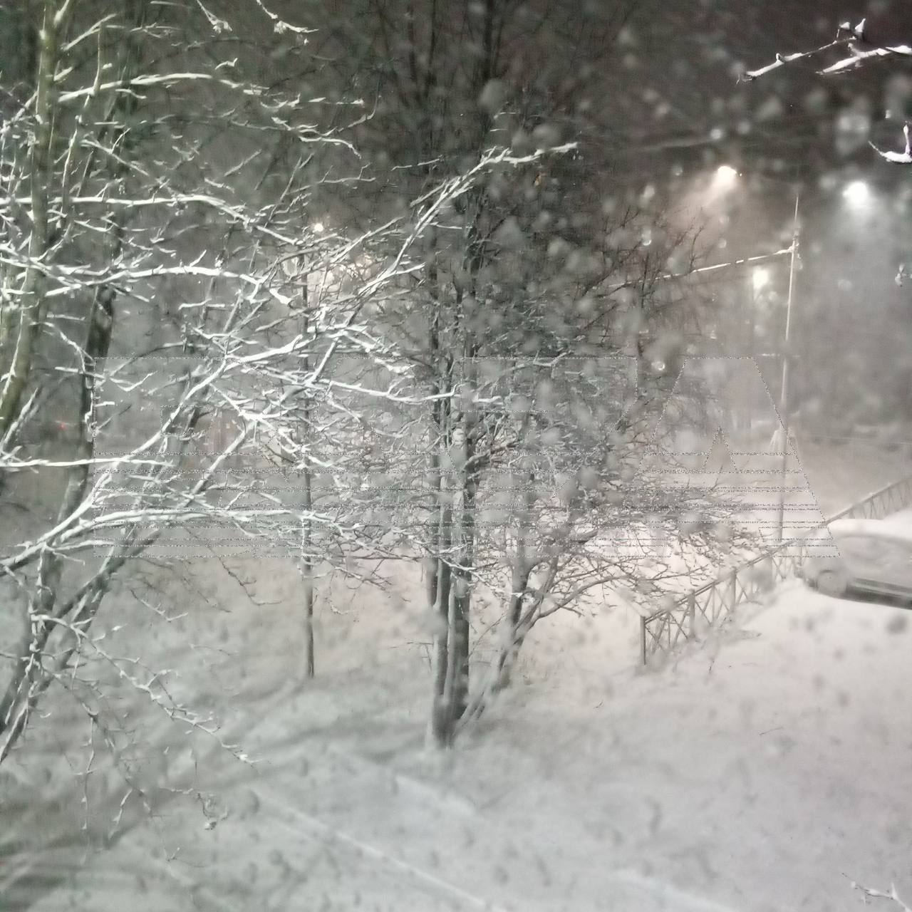 Мурманск парализовало из-за мощной метели с грозой: около 16 рейсов задержаны, на нескольких федеральных участках трасс перекрыто движение Мурманск парализовало из-за мощной метели с грозой: около 16 рейсов задержаны, на нескольких федеральных участках трасс перекрыто движение