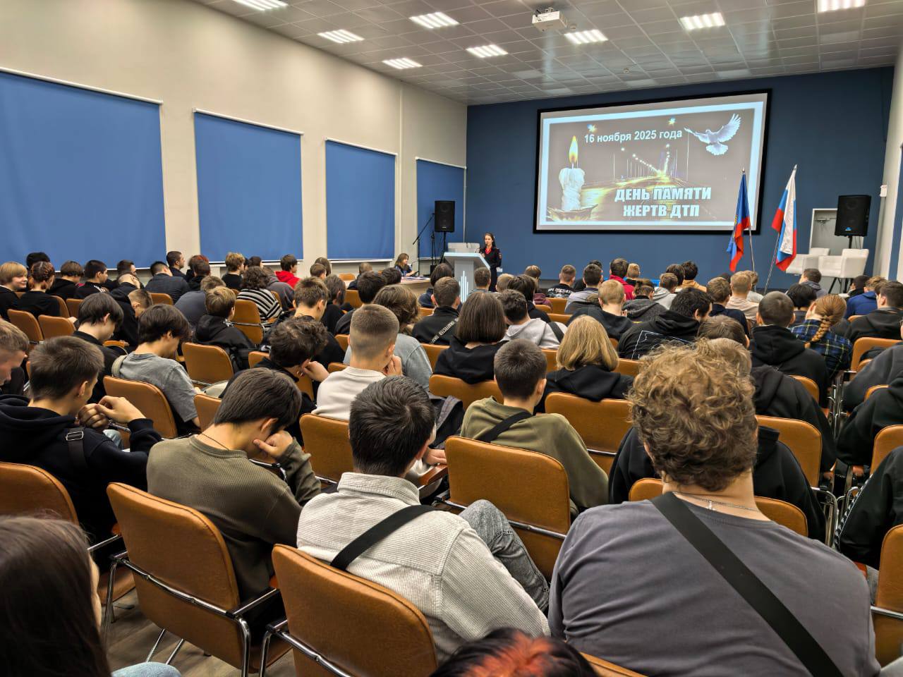 В преддверии Всемирного дня памяти жертв дорожно-транспортных происшествий, который ежегодно отмечается в третье воскресенье ноября, сотрудники Управления Госавтоинспекции Мурманской области проводят серию профилактических... В преддверии Всемирного дня памяти жертв дорожно-транспортных происшествий, который ежегодно отмечается в третье воскресенье ноября, сотрудники Управления Госавтоинспекции Мурманской области проводят серию профилактических...