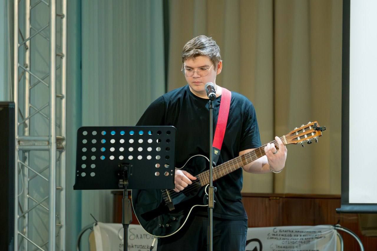 Три года добрых дел: в Оленегорске отметили день рождения «Рокот 51» Три года добрых дел: в Оленегорске отметили день рождения «Рокот 51»