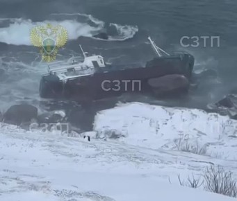 Из-за шторма в Мурманской области два маломерных судна «Сарган» и «Надежда» открепились от причала