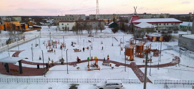 В Ловозере открыли благоустроенный "Парк-сквер" на улице Пионерской