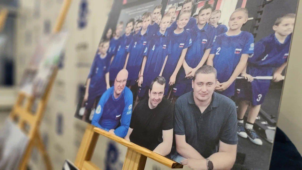 Выставка о шефской помощи Приморскому округу открылась в Мурманске Выставка о шефской помощи Приморскому округу открылась в Мурманске