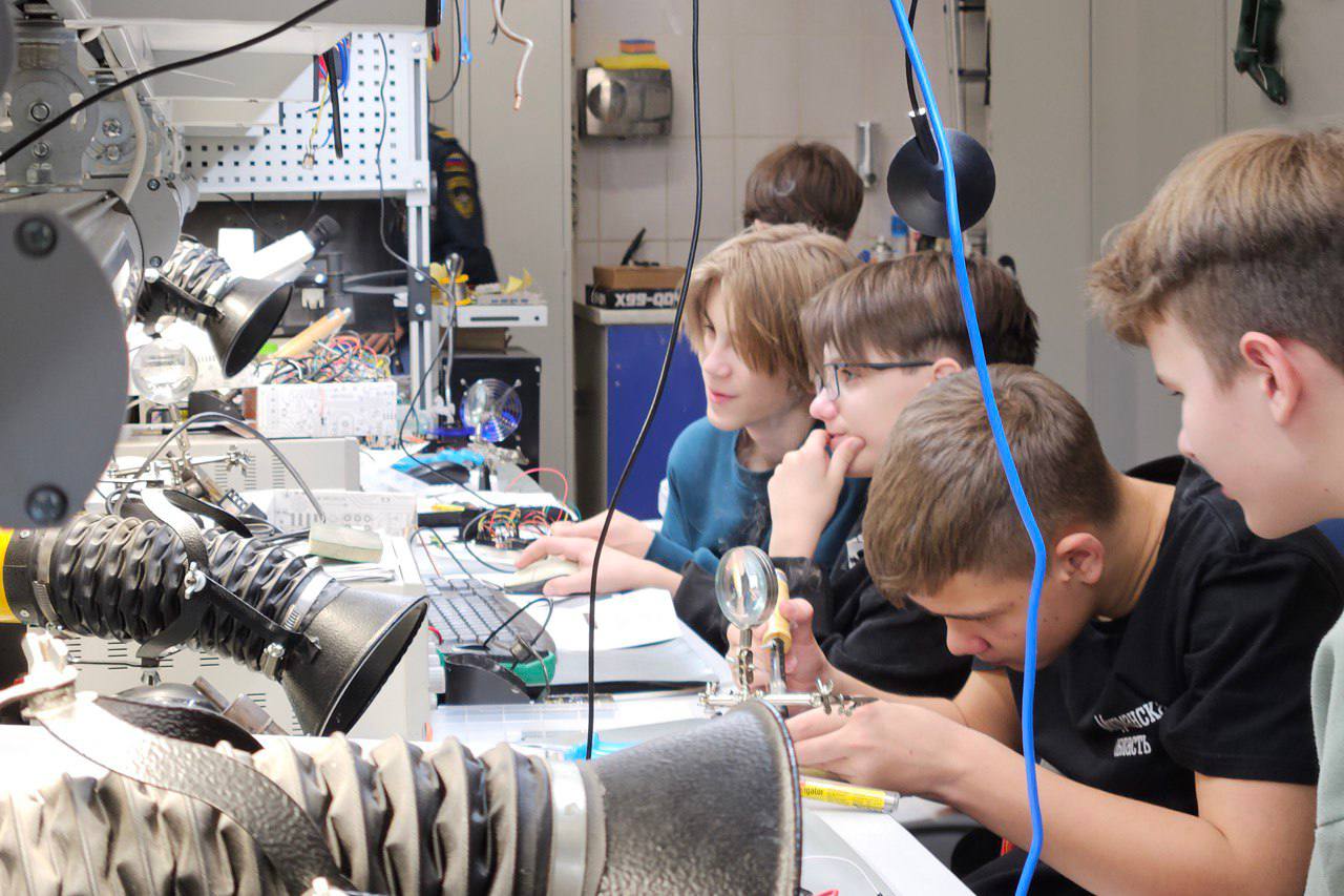 В муниципальном ресурсном центре по обучению пилотированию БПЛА на базе Кадетской школы города Мурманска (ул В муниципальном ресурсном центре по обучению пилотированию БПЛА на базе Кадетской школы города Мурманска (ул