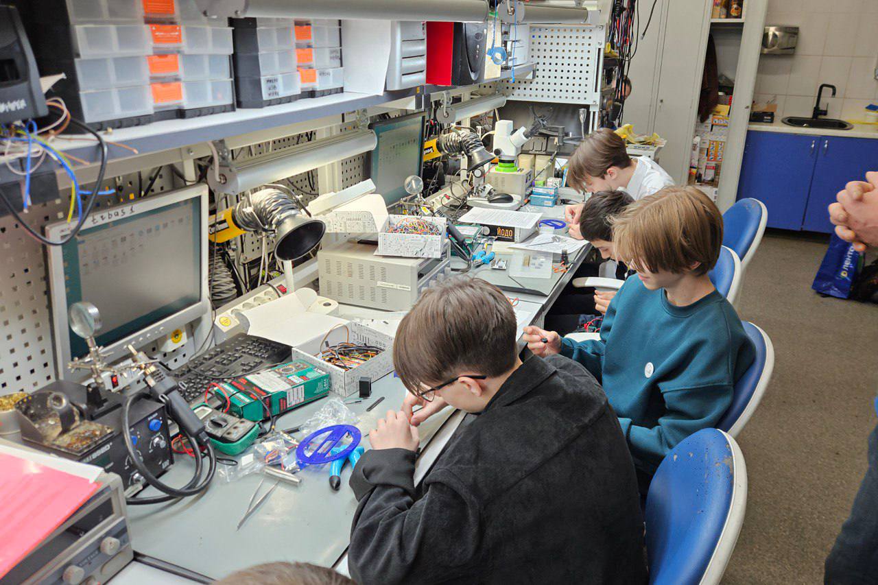 В муниципальном ресурсном центре по обучению пилотированию БПЛА на базе Кадетской школы города Мурманска (ул В муниципальном ресурсном центре по обучению пилотированию БПЛА на базе Кадетской школы города Мурманска (ул