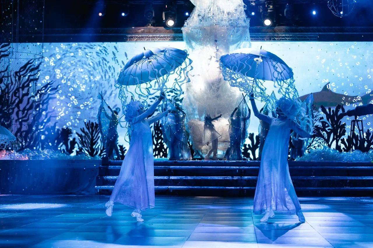 Ледовое шоу и выездные спектакли: губернаторские ёлки в Мурманской области стартуют 12 декабря Ледовое шоу и выездные спектакли: губернаторские ёлки в Мурманской области стартуют 12 декабря