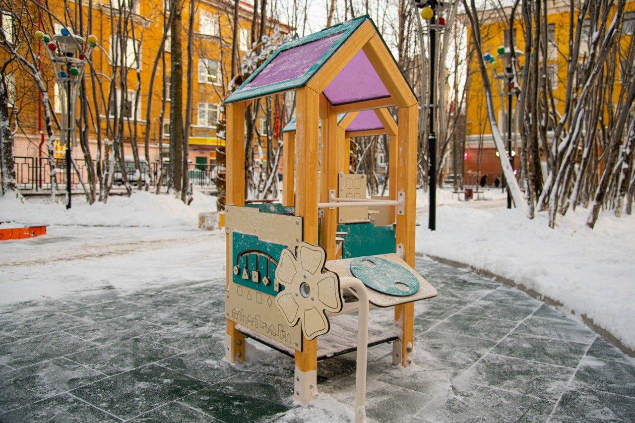 Детская площадка в Сафоновском сквере в Росте обрела новую жизнь! Детская площадка в Сафоновском сквере в Росте обрела новую жизнь!