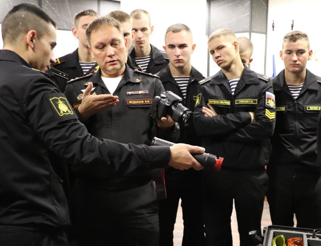 В военном следственном управлении по Северному флоту прошло обучающее занятие по криминалистике для курсантов Тихоокеанского высшего военно-морского училища имени С.О. Макарова В военном следственном управлении по Северному флоту прошло обучающее занятие по криминалистике для курсантов Тихоокеанского высшего военно-морского училища имени С.О. Макарова