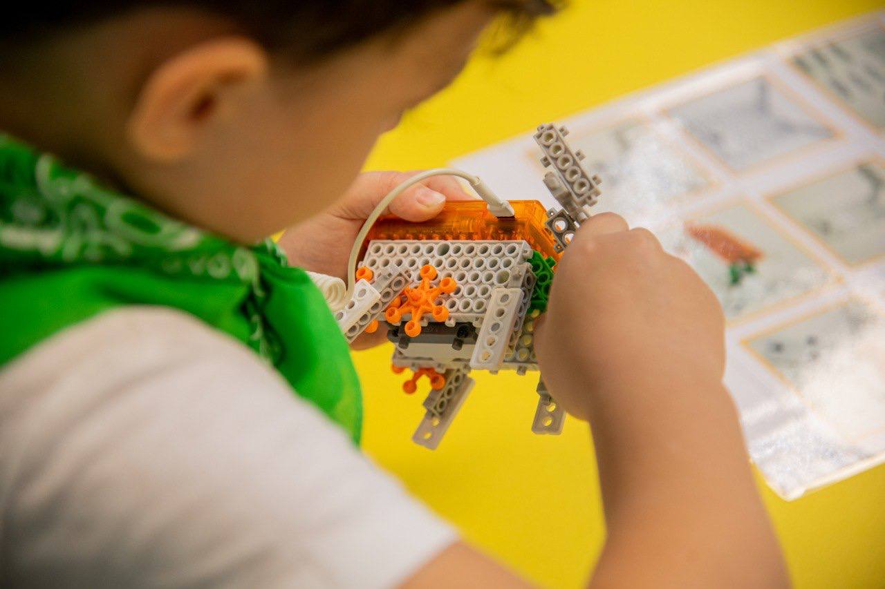 Сегодня в детском саду № 91 ребята погрузились в мир робототехники и конструирования Сегодня в детском саду № 91 ребята погрузились в мир робототехники и конструирования