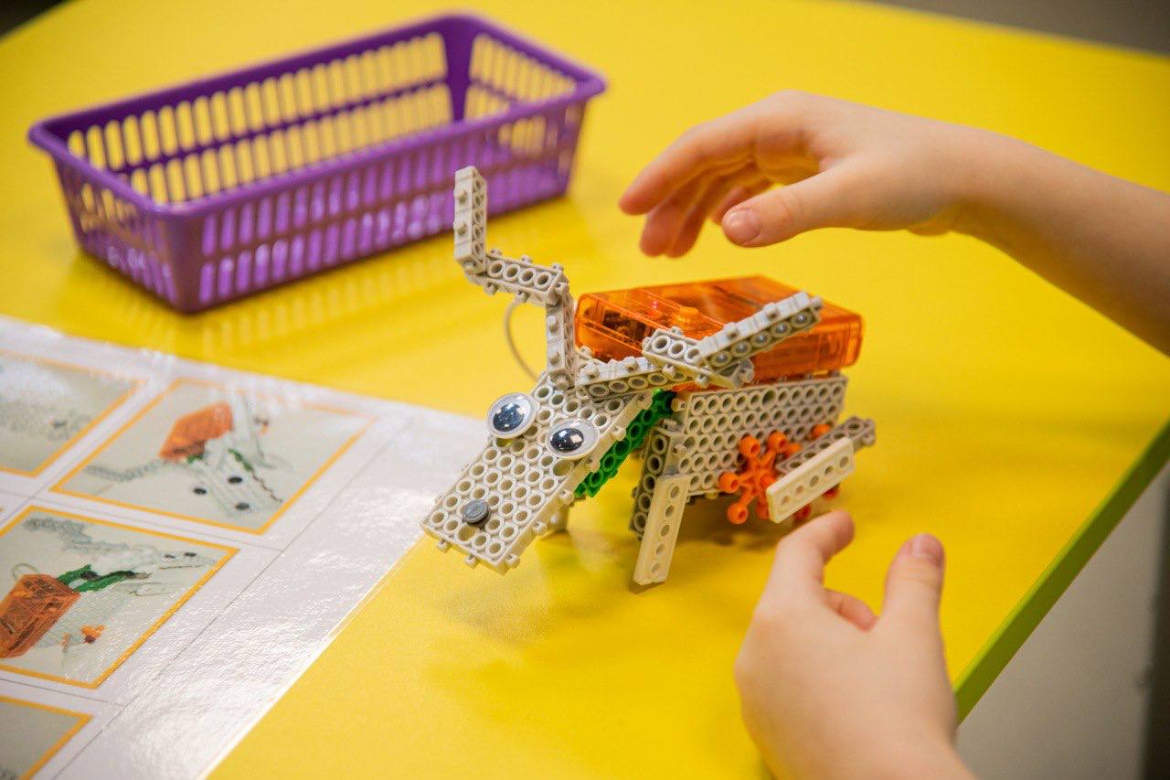 Сегодня в детском саду № 91 ребята погрузились в мир робототехники и конструирования Сегодня в детском саду № 91 ребята погрузились в мир робототехники и конструирования