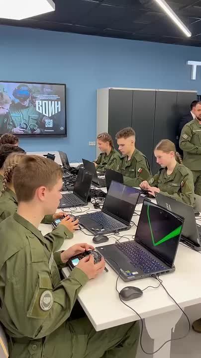 Юрий Трутнев поздравил курсантов Центра «ВОИН» в Мурманской области с открытием нового пространства для обучения и развития