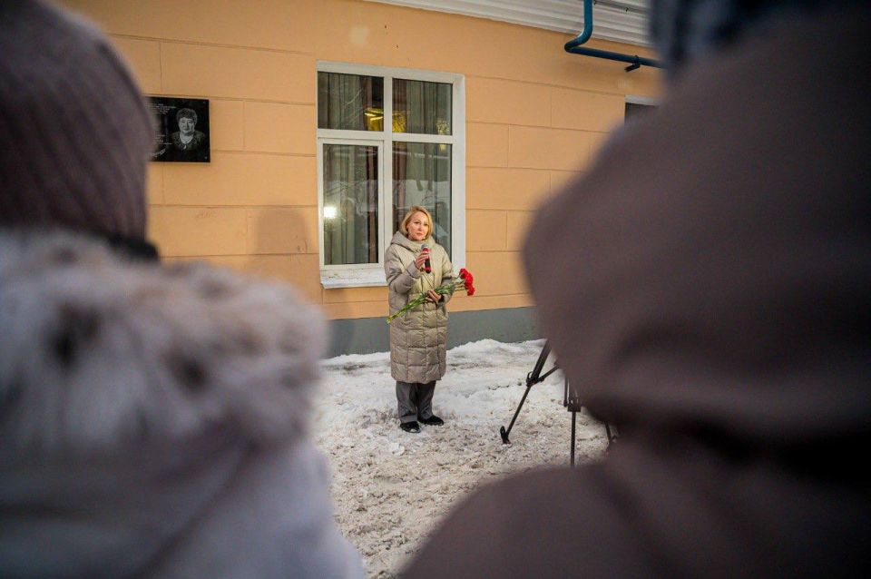 В Мурманске торжественно открылась мемориальная доска В Мурманске торжественно открылась мемориальная доска