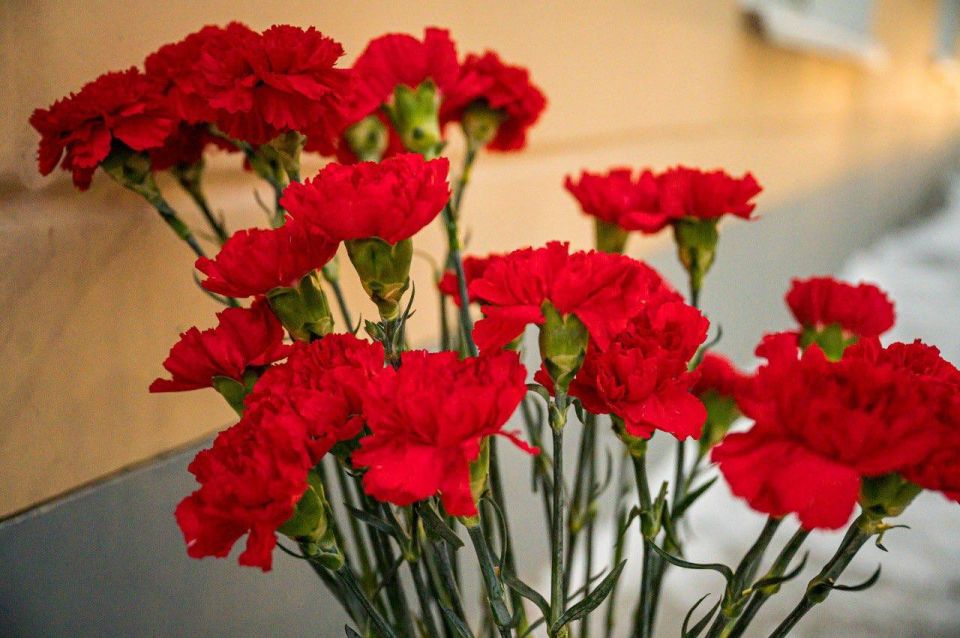 В Мурманске торжественно открылась мемориальная доска