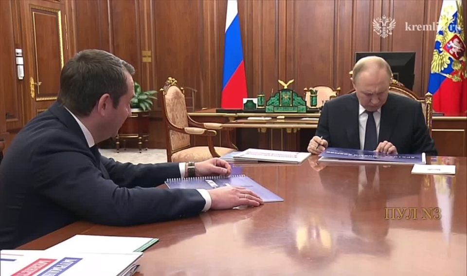 Губернатор Мурманской области Андрей Чибис - на рабочей встрече с Владимиром Путиным: