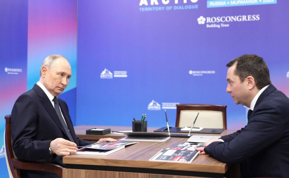 Сегодня в Москве пройдет рабочая встреча Президента России Владимира Путина с губернатором Мурманской области Андреем Чибисом