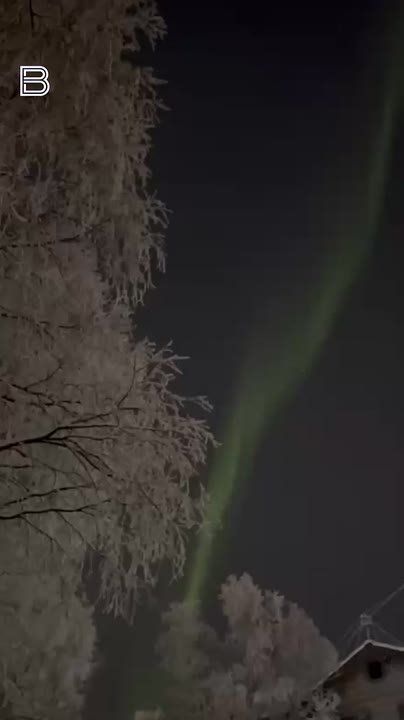 Северное сияние над Мурманском во всей красе!