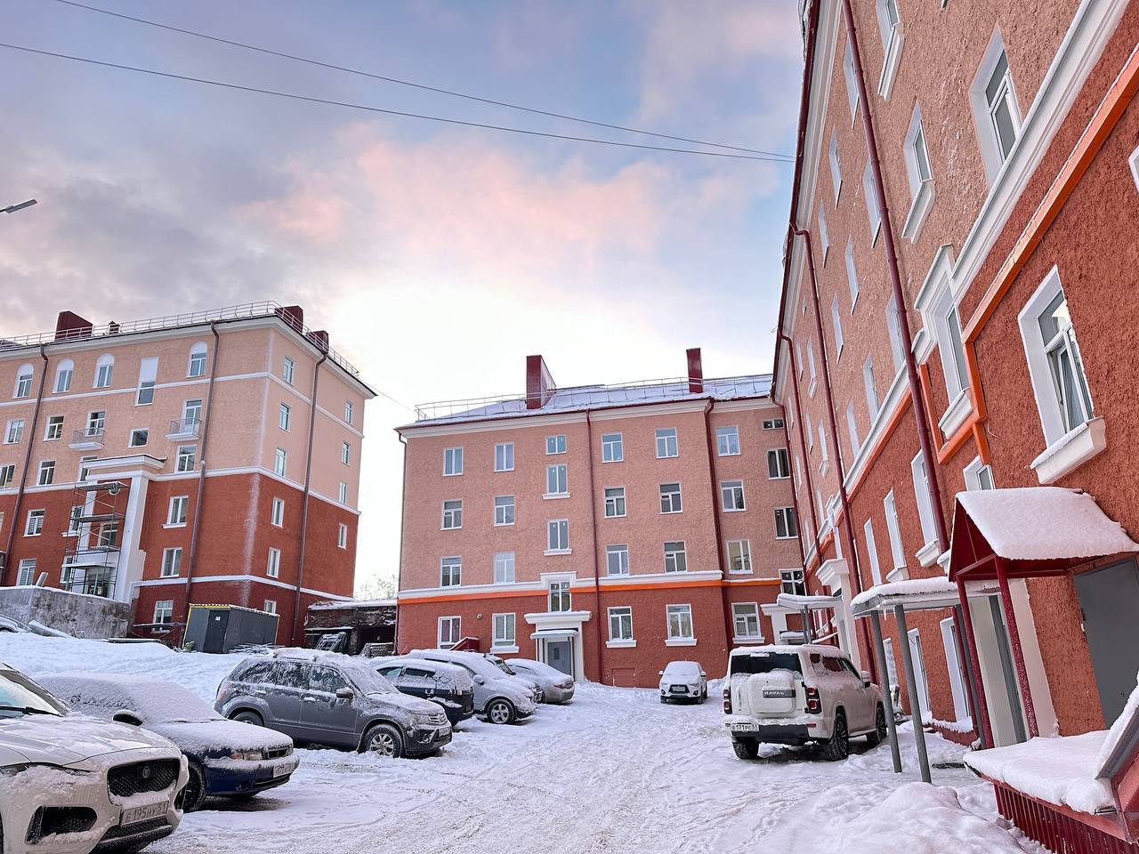 Андрей Чибис о реализации плана «На Севере – жить!» в Кировске: результат видят не только жители, но и гости Андрей Чибис о реализации плана «На Севере – жить!» в Кировске: результат видят не только жители, но и гости