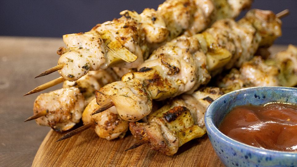 Как приготовить нежный шашлык из курицы в домашних условиях