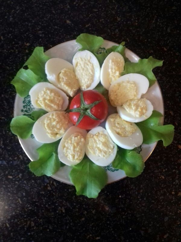Фаршированные яйца: легкая закуска, которая порадует любого