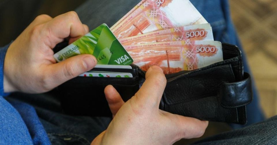 Можно ли получать зарплату на кредитную карту? Разбираемся вместе