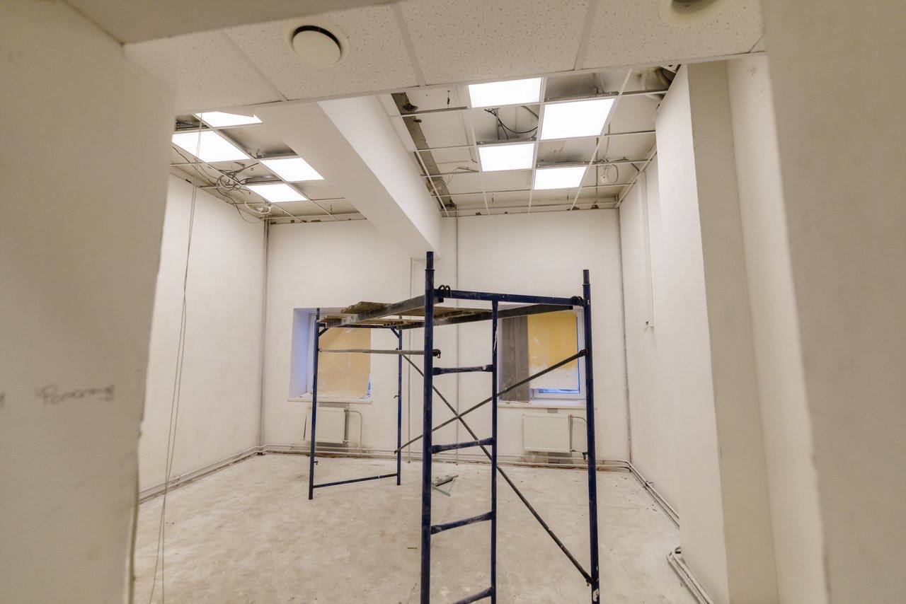 «Дом молодежи» работает с 2014 года и стал ключевой площадкой для творчества северной молодежи: здесь действуют более 20 объединений и проходят концерты, квизы, квесты, мастер-классы, K-pop-вечеринки, выступления стендаперов «Дом молодежи» работает с 2014 года и стал ключевой площадкой для творчества северной молодежи: здесь действуют более 20 объединений и проходят концерты, квизы, квесты, мастер-классы, K-pop-вечеринки, выступления стендаперов