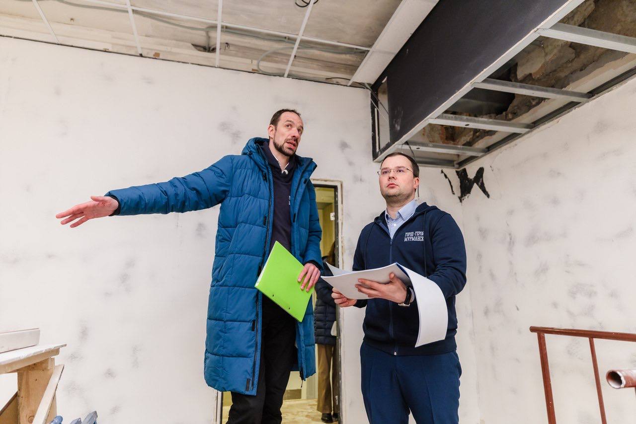 «Дом молодежи» работает с 2014 года и стал ключевой площадкой для творчества северной молодежи: здесь действуют более 20 объединений и проходят концерты, квизы, квесты, мастер-классы, K-pop-вечеринки, выступления стендаперов