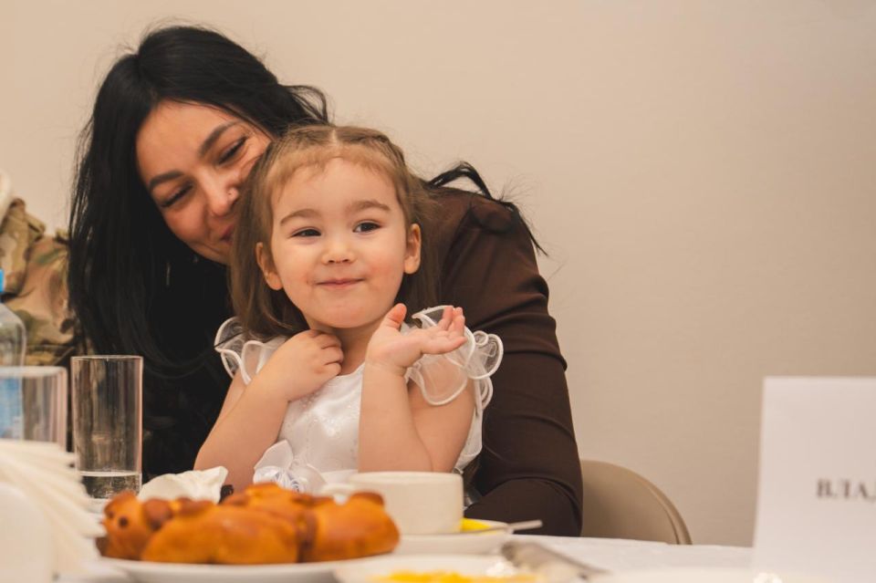 Огромное вам спасибо за ваше служение: Андрей Чибис накануне Дня матери встретился с многодетными семьями участников СВО