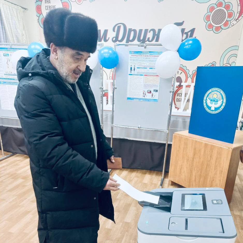 В Мурманской области открыт избирательный участок для голосования на выборах депутатов Жогорку Кенеша Киргизской Республики В Мурманской области открыт избирательный участок для голосования на выборах депутатов Жогорку Кенеша Киргизской Республики