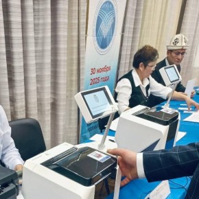 В Мурманской области открыт избирательный участок для голосования на выборах депутатов Жогорку Кенеша Киргизской Республики