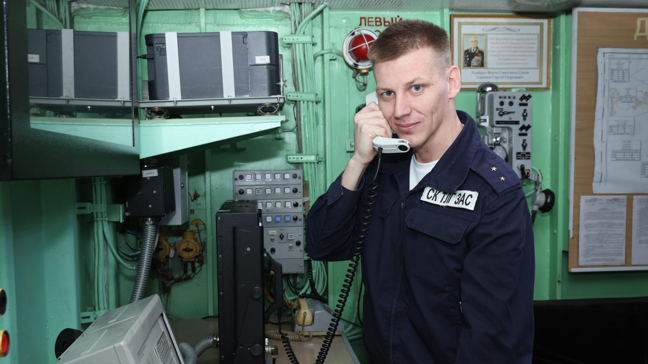 Моряк с душой десантника. Первая военная специальность и боевая работа на СВО гармонично вошли в натуру корабельного связиста Несколько лет назад в кинотеатрах транслировался фильм "Миллионер из трущоб" – неплохая...