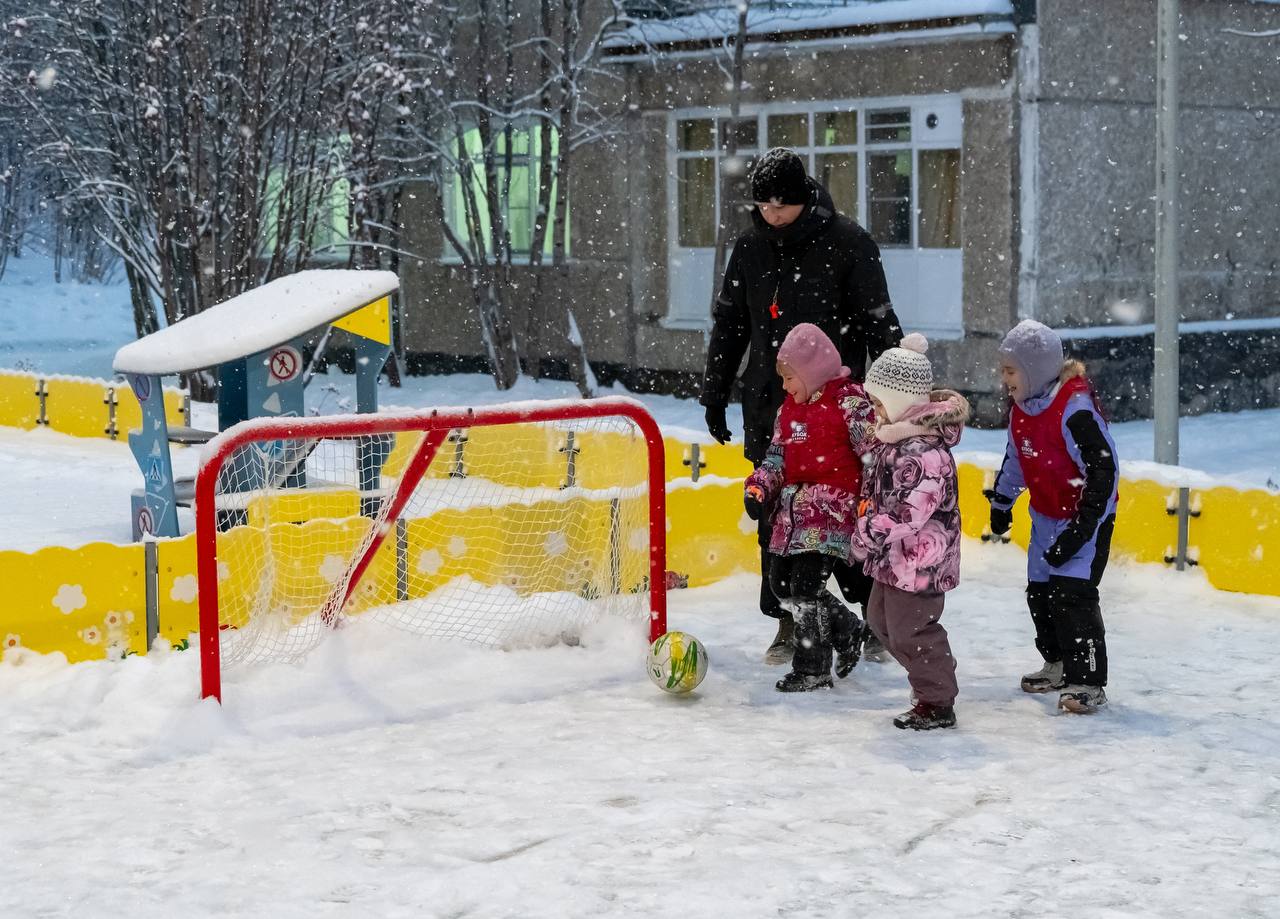 В детском саду №15 (ул. Баумана, 26) прошла увлекательная зимняя спартакиада дошколят «Турнир по футболу» В детском саду №15 (ул. Баумана, 26) прошла увлекательная зимняя спартакиада дошколят «Турнир по футболу»