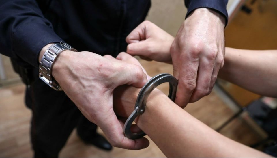 0 Прокуратурой Ловозерского района принято участие в рассмотрении ходатайства об избрании меры пресечения в отношении 16-летнего жителя Ревды, обвиняемого в убийстве (ч. 1 ст. 105 УК РФ)