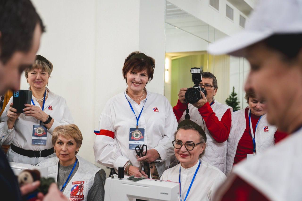 Большая честь быть среди тех, кто приближает победу и заботится о наших бойцах: Андрей Чибис приветствовал участников форума «Север помогает» Большая честь быть среди тех, кто приближает победу и заботится о наших бойцах: Андрей Чибис приветствовал участников форума «Север помогает»