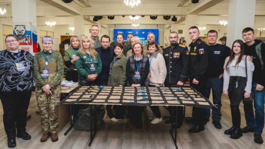 Андрей Чибис: День волонтера стал символом сплачивающей в трудную минуту "северной солидарности"