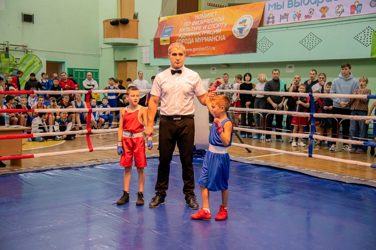 XXVI юношеский турнир города Мурманска по боксу на призы почетного председателя Федерации бокса Мурманской области, почетного гражданина города-героя Мурманска В. И. Горячкина стартовал сегодня во дворце спорта Центрального... XXVI юношеский турнир города Мурманска по боксу на призы почетного председателя Федерации бокса Мурманской области, почетного гражданина города-героя Мурманска В. И. Горячкина стартовал сегодня во дворце спорта Центрального...