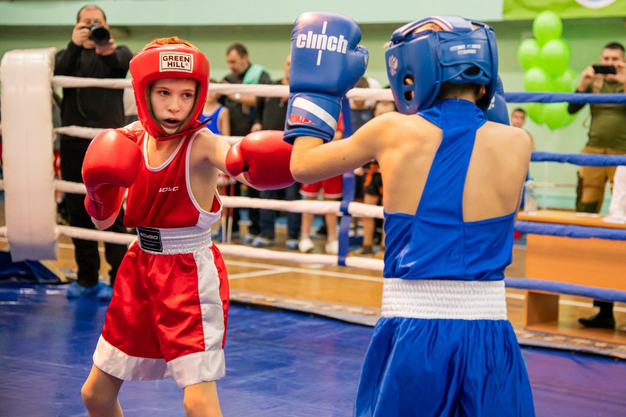 XXVI юношеский турнир города Мурманска по боксу на призы почетного председателя Федерации бокса Мурманской области, почетного гражданина города-героя Мурманска В. И. Горячкина стартовал сегодня во дворце спорта Центрального... XXVI юношеский турнир города Мурманска по боксу на призы почетного председателя Федерации бокса Мурманской области, почетного гражданина города-героя Мурманска В. И. Горячкина стартовал сегодня во дворце спорта Центрального...