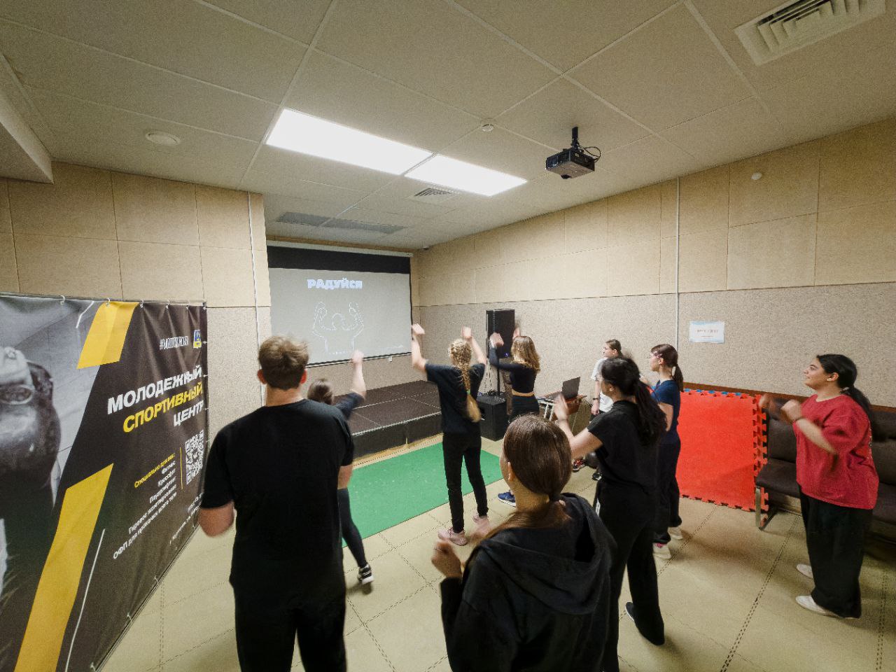 Спортивная энергия и командный дух: в Молодежном спортивном центре «Молодежь51» в рамках XXV городского конкурса «Студент года» прошло испытание «Тропа силы» Спортивная энергия и командный дух: в Молодежном спортивном центре «Молодежь51» в рамках XXV городского конкурса «Студент года» прошло испытание «Тропа силы»